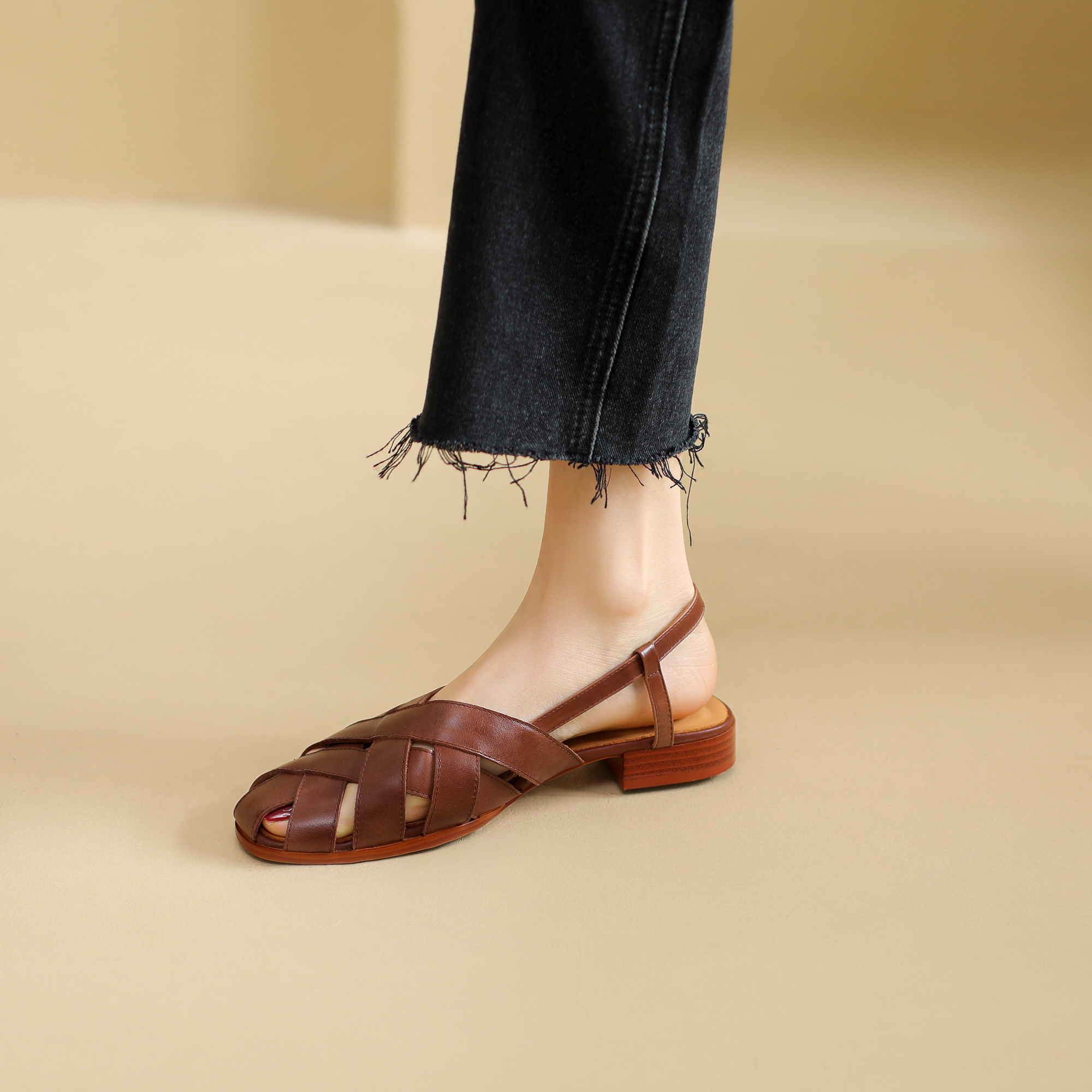 Lightweight Luxury Sandals for Women, 2 cm Heel, Italian-Style, Fashionable Versatile Outdoor Trend 2024