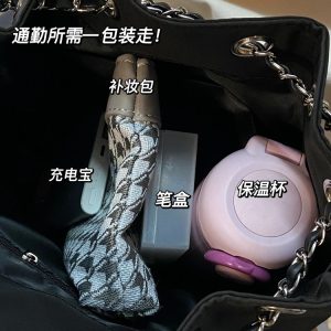 Lightweight Minimalist Black Drawstring Backpack for Women - Stylish High-End Summer Commuting Bag with Chain Detail