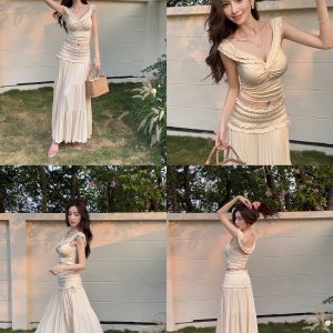 Lightweight One-Shoulder French Top with Ear-Shaped Ruffles and Elastic Long Skirt Set - Perfect for Summer Fashion
