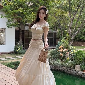 Lightweight One-Shoulder French Top with Ear-Shaped Ruffles and Elastic Long Skirt Set - Perfect for Summer Fashion