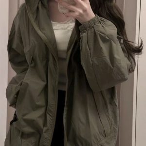 Lightweight Retro Outdoor Sun Protection Jacket for Women - Breathable UV Protection Windbreaker Coat in Loose Fit, Summer Style