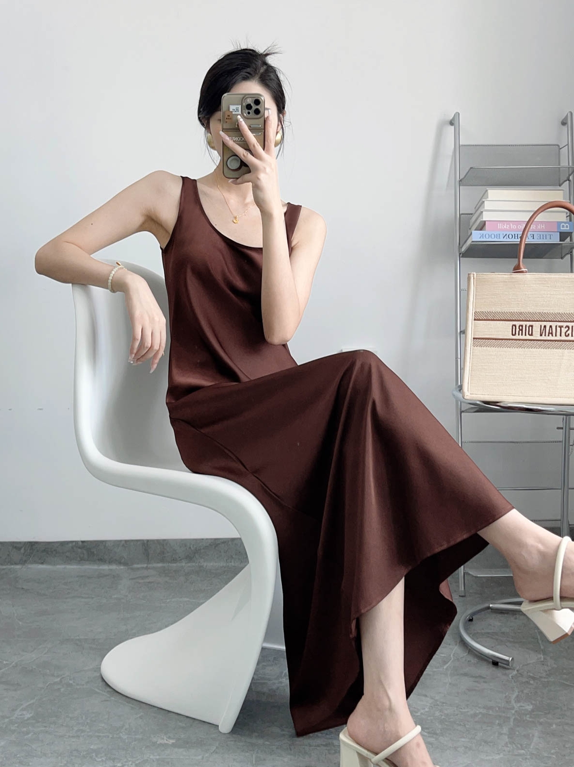 Lightweight Slant-Cut Vest Dress for Women - Slimming Satin Sleeveless Layer, Wrinkle-Resistant, Perfect for Spring and Summer. Lightweight Slant-Cut Vest Dress for Women - Slimming Satin Sleeveless Layer, Wrinkle-Resistant, Perfect for Spring and Summer.