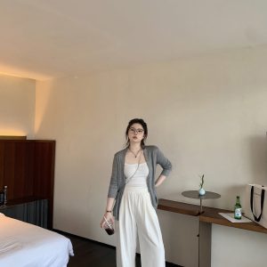 Lightweight Summer Cardigan Vest - Effortless Slimming Jacket for Sun Protection, Easy Wear, Comfortable Style