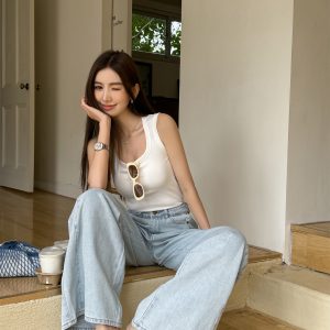 Lightweight U-Shaped Wide Shoulder Strap Vest with Chest Pads - Versatile Casual Women's Fashion for Spring and Summer