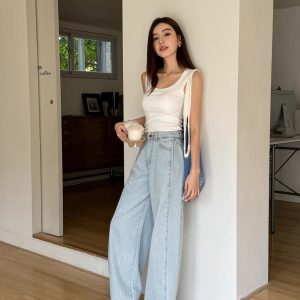 Lightweight U-Shaped Wide Shoulder Strap Vest with Chest Pads - Versatile Casual Women's Fashion for Spring and Summer