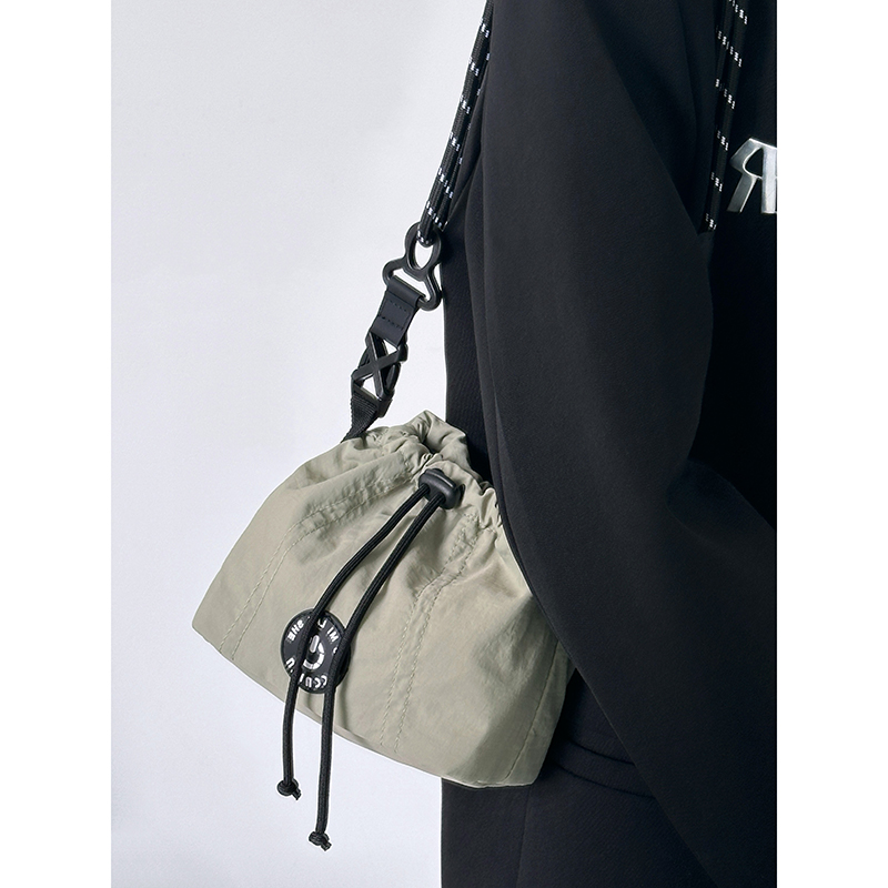 Lightweight Unisex Crossbody Brocade Bag 2024 - Casual Shoulder Bucket Bag for Phone - Sweet Cool Niche Style