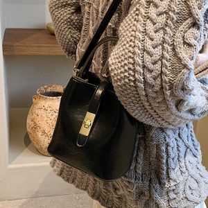 Lightweight Versatile Shoulder Bag for Women - Spring 2025 Commuting Handbag, Travel Crossbody Bag in Chic Design