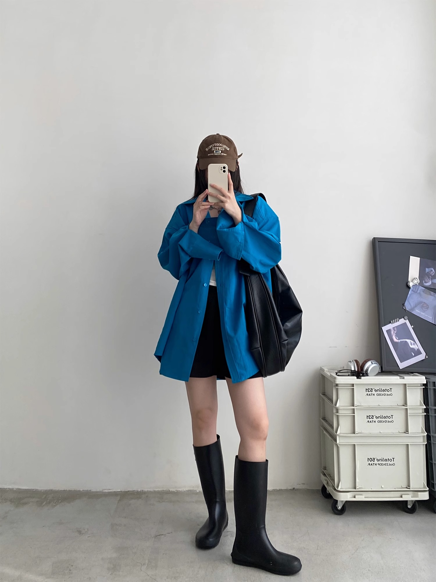 Loose-Fitting Oversized Shirt in Pink and Blue - Flattering High-End Relaxed Fit for Spring and Autumn Fashion Loose-Fitting Oversized Shirt in Pink and Blue - Flattering High-End Relaxed Fit for Spring and Autumn Fashion