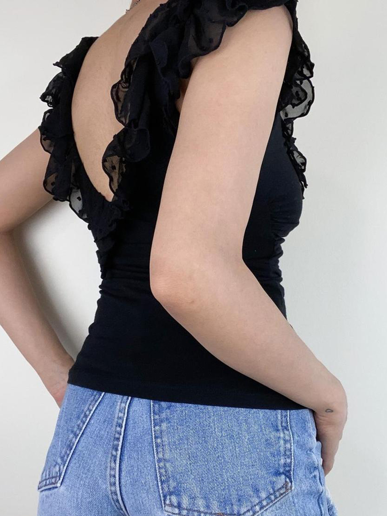 Low-Neck Ruffled Backless Short Tank Top for Women with Flutter Sleeves - Romantic French Vacation Style, Slim Fit Low-Neck Ruffled Backless Short Tank Top for Women with Flutter Sleeves - Romantic French Vacation Style, Slim Fit