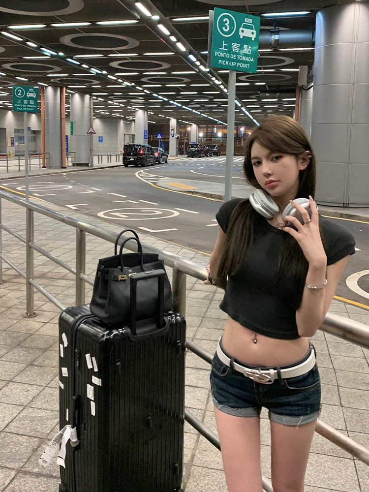 Low Waist Denim Shorts for Women - Spicy Mini Hot Pants, Tight Fit, Sweet Style, Y2K Inspired Summer Fashion Low Waist Denim Shorts for Women - Spicy Mini Hot Pants, Tight Fit, Sweet Style, Y2K Inspired Summer Fashion