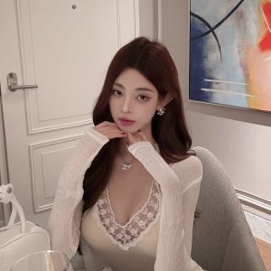 Luna Lona Ice Silk Knitted Women's Short Cardigan with Lace Trim - Lightweight, Elegant Layering for Spring and Summer