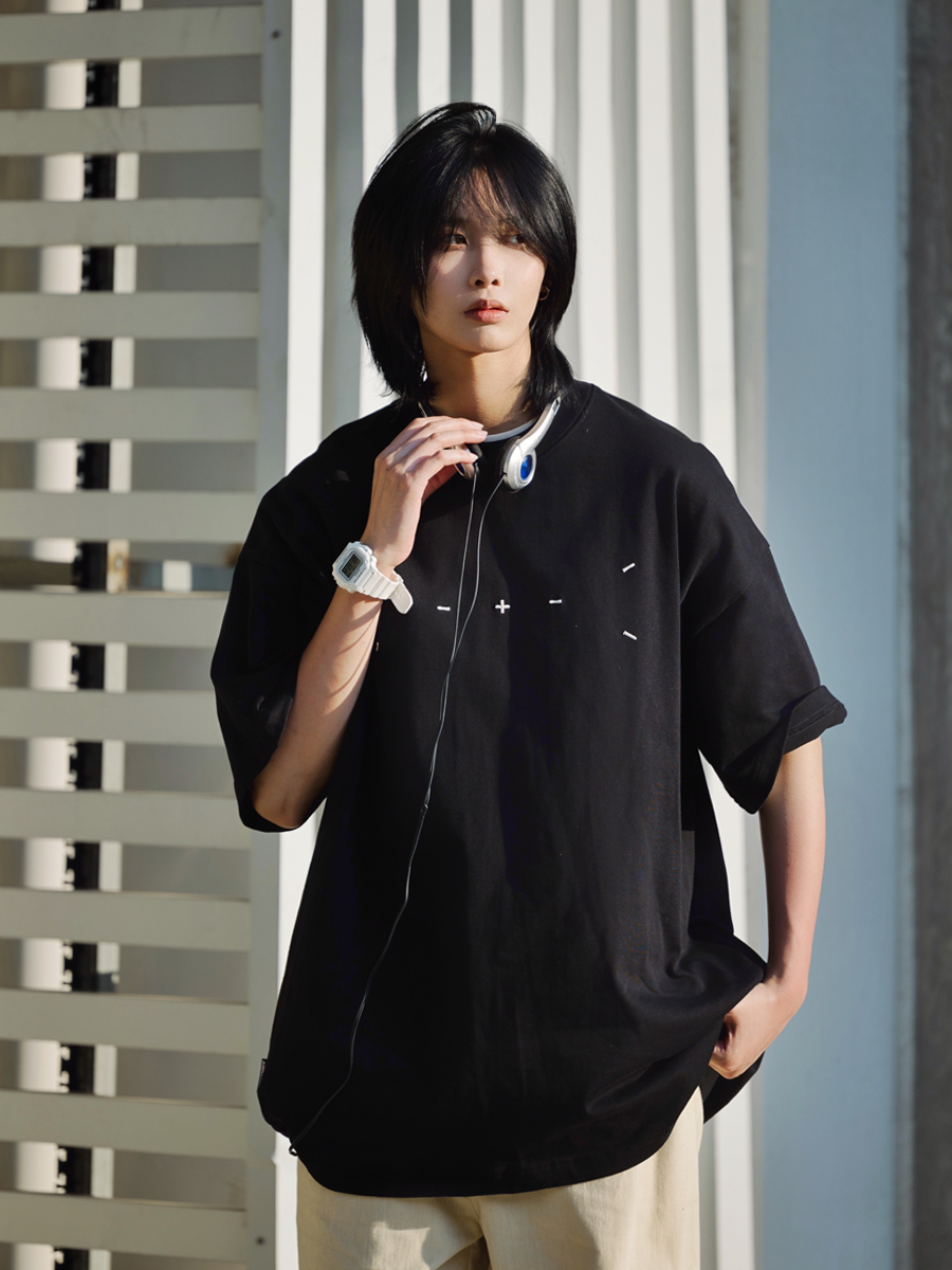 Men's Japanese Minimalist Short-Sleeve T-Shirt with Sewing Embroidery - 320g American Heavyweight Casual Trendy Wear Men's Japanese Minimalist Short-Sleeve T-Shirt with Sewing Embroidery - 320g American Heavyweight Casual Trendy Wear