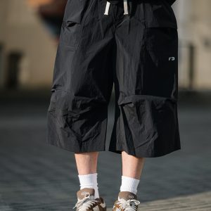 Men's Outdoor Functional Windbreaker Shorts, Quick-Drying Loose Seven-Point Pants with Large Pockets for Active Adventures