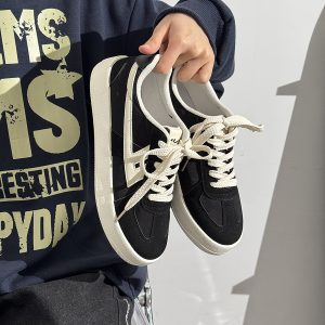 Men's Retro Black Canvas Sneakers - Summer Minimalist Soft-Soled Commuting Shoes, Stylish Breathable Design