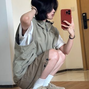 Men's Textured Hooded Outdoor Vest with Shoulder Pocket, Functional Zipper Jacket for Mountain Adventures, Perfect for Casual and Active Wear