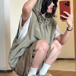 Men's Textured Hooded Outdoor Vest with Shoulder Pocket, Functional Zipper Jacket for Mountain Adventures, Perfect for Casual and Active Wear