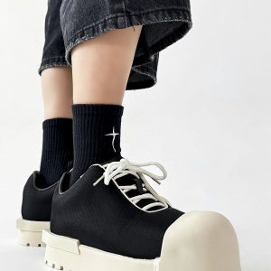 Mickey Mouse Big Head Canvas Shoes for Men and Women, Round Toe Cute Thick-Soled Sports Dad Shoes, Trendy Bread Shell Design