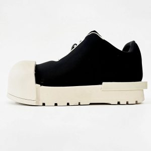 Mickey Mouse Big Head Canvas Shoes for Men and Women, Round Toe Cute Thick-Soled Sports Dad Shoes, Trendy Bread Shell Design