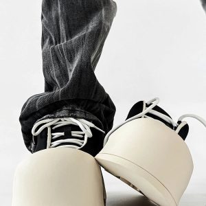 Mickey Mouse Big Head Canvas Shoes for Men and Women, Round Toe Cute Thick-Soled Sports Dad Shoes, Trendy Bread Shell Design