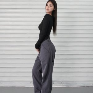 Micro透修身开扣坑条纹长袖上衣 - Fashionable Slim Fit Striped Long Sleeve Top for Chic 90s & Y2K Style