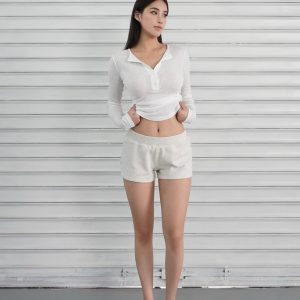 Micro透修身开扣坑条纹长袖上衣 - Fashionable Slim Fit Striped Long Sleeve Top for Chic 90s & Y2K Style