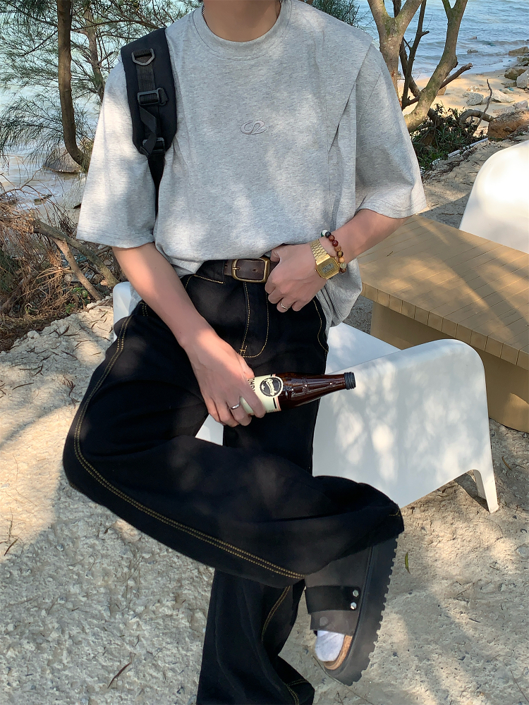 Mid-Century American Vintage Letter Embroidery Cut Short Sleeve T-shirt for Men & Women - Versatile Summer Tee Mid-Century American Vintage Letter Embroidery Cut Short Sleeve T-shirt for Men & Women - Versatile Summer Tee