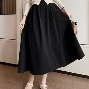 Mid-Length A-Line Umbrella Skirt with Flower Bud Patchwork, High-Waisted Black and White Hepburn Style for Spring and Summer