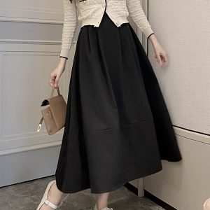 Mid-Length A-Line Umbrella Skirt with Flower Bud Patchwork, High-Waisted Black and White Hepburn Style for Spring and Summer