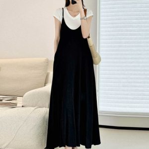 Mid-Length Cotton-Linen Swing Dress with Adjustable Straps, Black V-Neck Pocket Design, Versatile Japanese-Style Beach Fashion