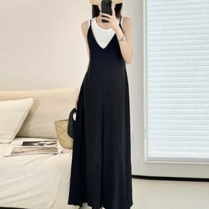 Mid-Length Cotton-Linen Swing Dress with Adjustable Straps, Black V-Neck Pocket Design, Versatile Japanese-Style Beach Fashion