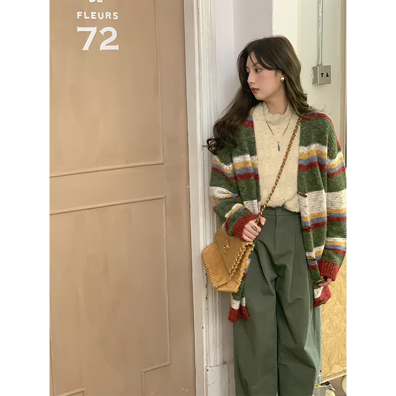 Mid-Length Knitted Sweater Coat for Women, Thickened Horn Button Cardigan, Vintage Style for Spring and Autumn Fashion Mid-Length Knitted Sweater Coat for Women, Thickened Horn Button Cardigan, Vintage Style for Spring and Autumn Fashion