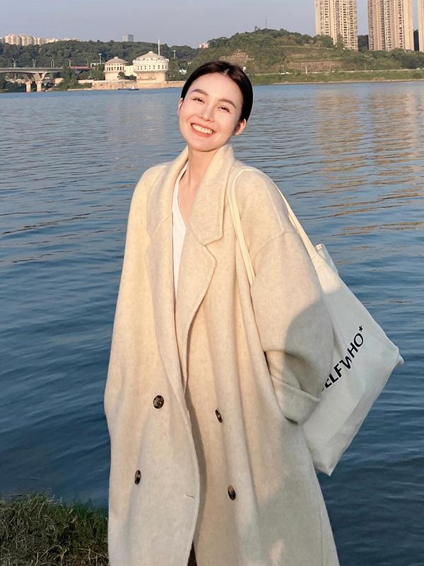 Mid-Length Oatmeal Cashmere Coat for Women, Double-Sided Thick Woolen Outerwear, Fall/Winter 2024, Petite Sizes Mid-Length Oatmeal Cashmere Coat for Women, Double-Sided Thick Woolen Outerwear, Fall/Winter 2024, Petite Sizes