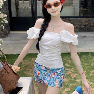 Midsummer Floral Bodycon Mini Skirt for Women, Low Waist Vacation Skirt in Vibrant Colors, Perfect for 90s or Y2K Style