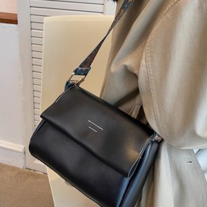 Minimalist British Retro Shoulder Bag - Soft Leather Crossbody Small Square Bag for Women, Versatile High-End Commuting Style