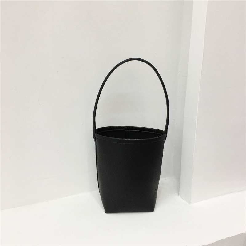 Minimalist Korean Style Tote Underarm Bag - Spring/Summer 2023 Shoulder Bucket Bag for Everyday Use