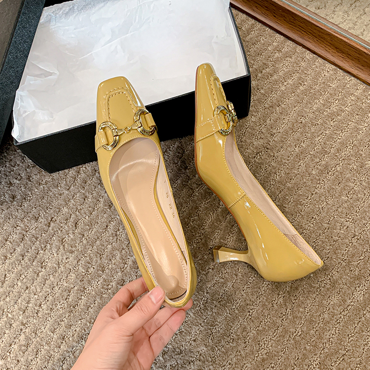 Minimalist Metal Buckle Square-Toe Kitten Heel High Heels in Sheepskin - Comfortable Italian Style Flats Minimalist Metal Buckle Square-Toe Kitten Heel High Heels in Sheepskin - Comfortable Italian Style Flats