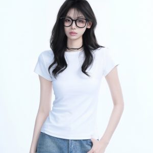 Minimalist Solid Color Short-Sleeve T-Shirt for Women - Slim Fit, Waist-Cinching Flattering Base Top, Perfect for Y2K Style