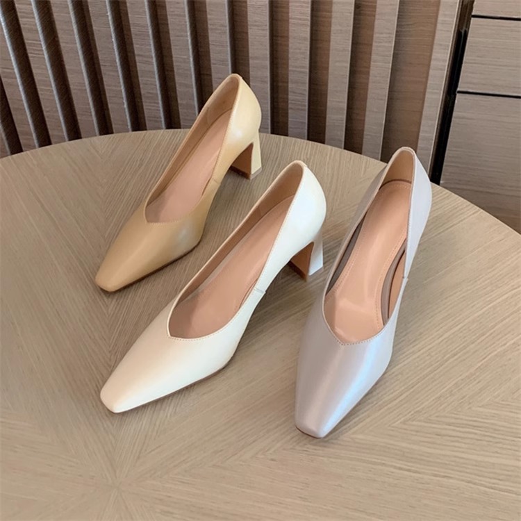 Minimalist Square-Toe V-Cut Chunky Heel Flats | Soft-Soled Elegant Grandma Shoes for Chic Style