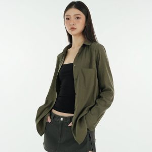 Minimalist Vintage Long-Sleeve Shirt - Slightly Loose Fit, Retro Style for Effortless Chic Fashion