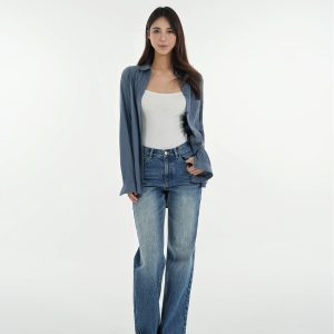 Minimalist Vintage Long-Sleeve Shirt - Slightly Loose Fit, Retro Style for Effortless Chic Fashion