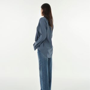 Minimalist Vintage Long-Sleeve Shirt - Slightly Loose Fit, Retro Style for Effortless Chic Fashion