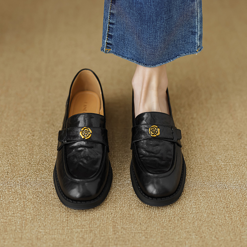 Non-Luxury Genuine Leather Camellia Slip-On Loafers for Women - 2025 Retro Low Heeled Flats, Vintage Inspired Fashion