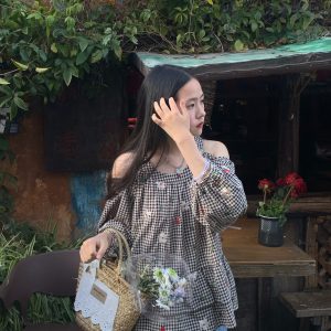 Off-Shoulder Retro Embroidered Cotton Doll Shirt - Women's Spring Lantern Sleeve Top in Rose Bay Style