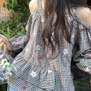 Off-Shoulder Retro Embroidered Cotton Doll Shirt - Women's Spring Lantern Sleeve Top in Rose Bay Style