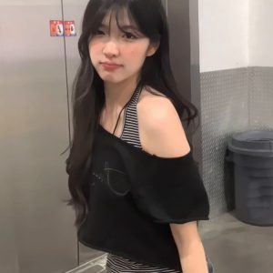 Off-Shoulder Spicy Girl T-Shirt for Women, Summer Slim-Fit Hanging Neck Tank Top, American Style Lazy Chic Top