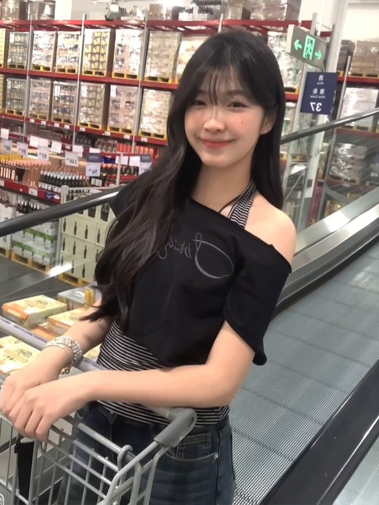 Off-Shoulder Spicy Girl T-Shirt for Women, Summer Slim-Fit Hanging Neck Tank Top, American Style Lazy Chic Top Off-Shoulder Spicy Girl T-Shirt for Women, Summer Slim-Fit Hanging Neck Tank Top, American Style Lazy Chic Top