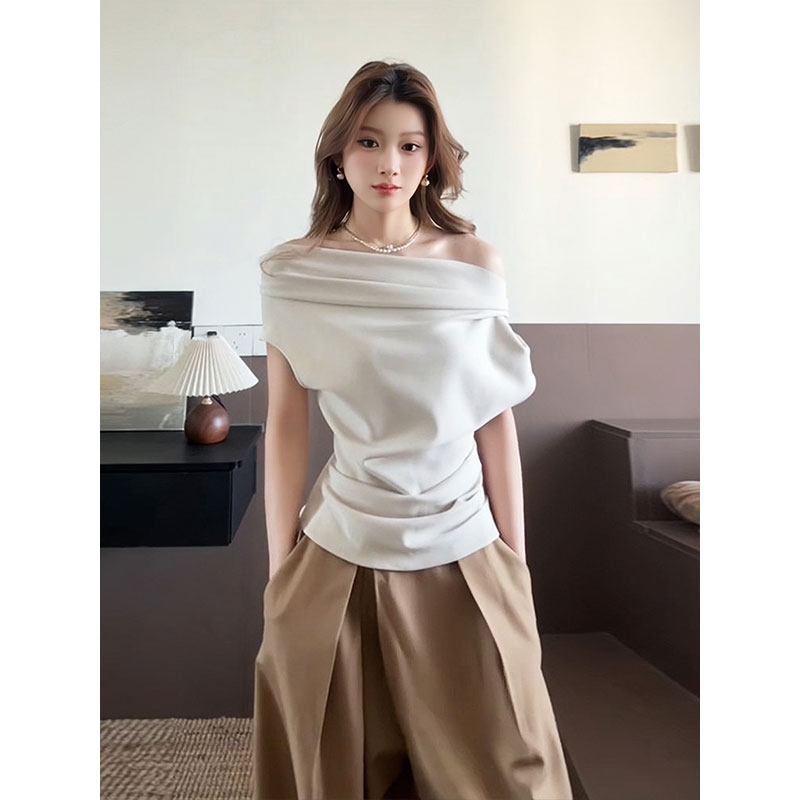Off-Shoulder Vintage T-Shirt for Women - Summer Slimming Style, Waist-Cinching, Short Sleeves, Irregular Design, Trendy and Instagram-Worthy