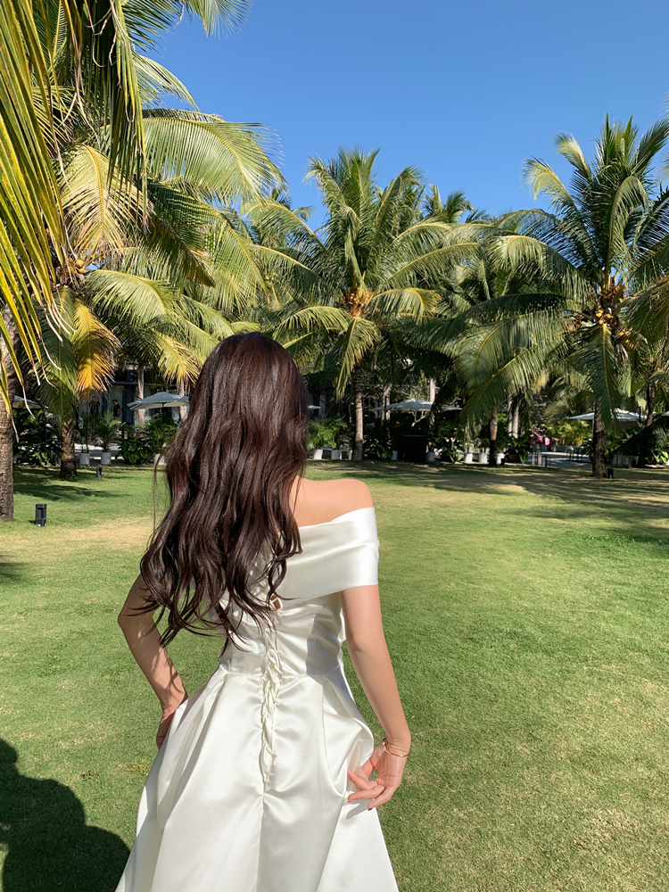 Off-the-Shoulder White Fairy Dress for Women, French-Style Strapless Long Skirt with Bow, Perfect for Everyday Wear and Photos Off-the-Shoulder White Fairy Dress for Women, French-Style Strapless Long Skirt with Bow, Perfect for Everyday Wear and Photos