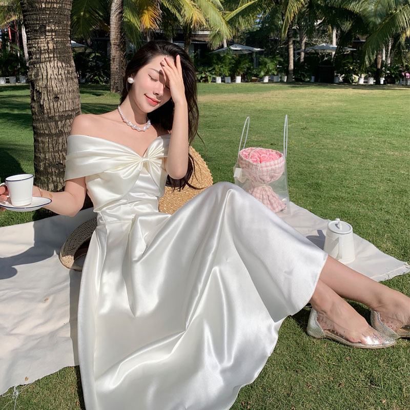 Off-the-Shoulder White Fairy Dress for Women, French-Style Strapless Long Skirt with Bow, Perfect for Everyday Wear and Photos