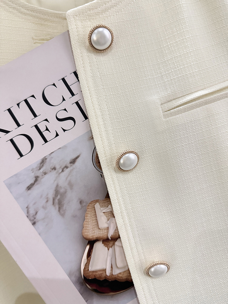 Off-White Korean-Style Street Fashion Thin Jacket for Women - 2025 Summer Sweet Youthful Goddess Short Top Off-White Korean-Style Street Fashion Thin Jacket for Women - 2025 Summer Sweet Youthful Goddess Short Top